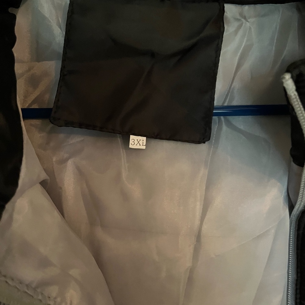 Men’s winter jacket - Picture 3 of 3
